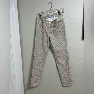 J. McLaughlin Houndstooth Patterned Garment
Caja 6